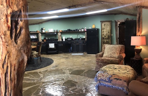 White Plains Cabin | Experience Hobbit House: Your Gateway to The Shire!