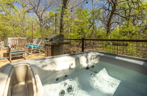 Dennis Cabin | Magical Hobbit Treehouse by the Waterfall on 350 Acres
