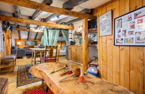 Salem House | Hobbits Rest