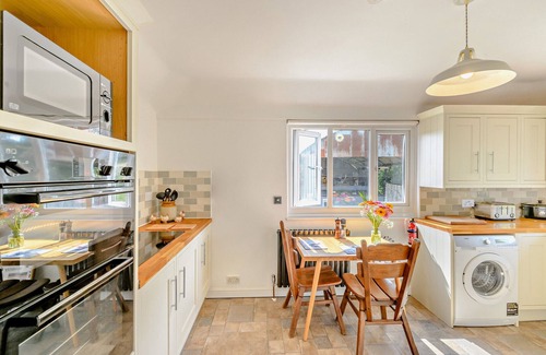 Beckley House | Inviting Hobbs Farm Oast View with Full Kitchen Amenities