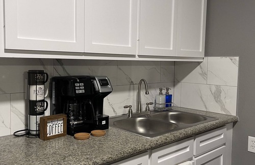 Edgebrook Apartment | Relax at Hobby Home: Oceanfront Bliss for Families