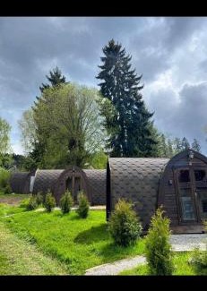 Cerna V Posumavi House | Pet-Friendly Hobití Chatka Lipno with Oceanfront Views