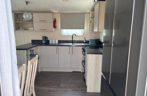 Paignton Apartment | Hoburne L73: Oceanfront Oasis with Pool & Spa Amenities