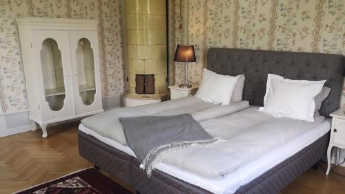 Brakne-Hoby Bed & Breakfast | Oceanfront Hoby Gård B&B with 9.4/10 Guest Rating