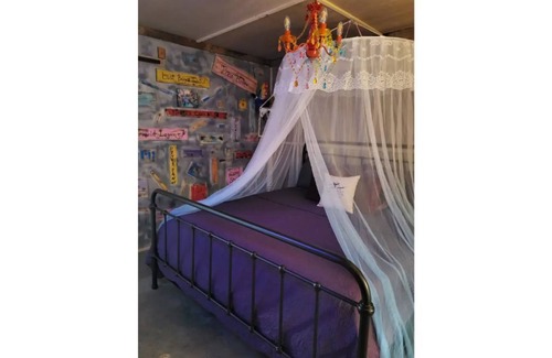 Broken Bow House | Enchanted HOCHATOWN Hotel for Your Fairytale Escape