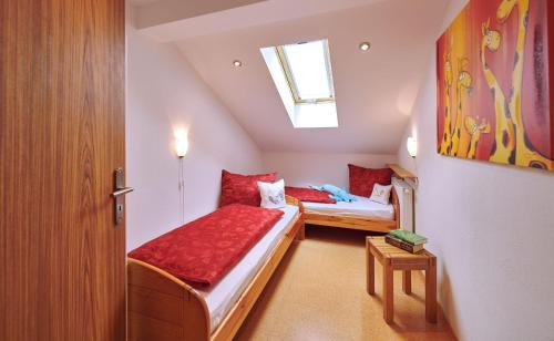 Siegsdorf Apartment | Hochgallinger Hof: Family-Friendly Reiterhof with Ocean Views