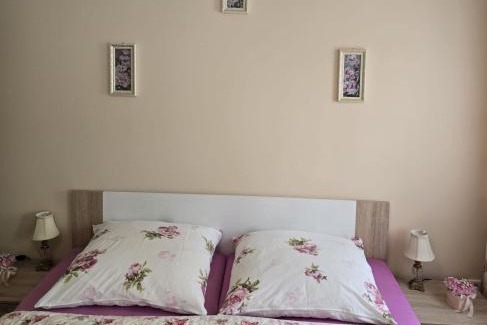 Reudnitz-Thonberg Apartment | Family-Friendly Hochweis with Outstanding 8.9/10 Rating