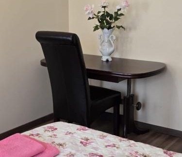 Reudnitz-Thonberg Apartment | Family-Friendly Hochweis with Outstanding 8.9/10 Rating