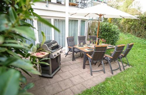 Unteruhldingen Apartment | Family-Friendly Retreat at Moderne Fewo Hangst 1