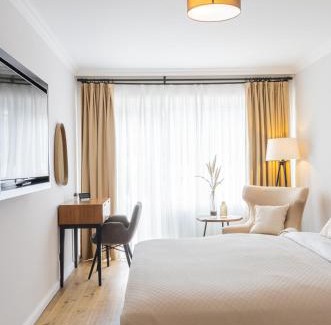 Haffkrug Apartment | Inviting Retreat with Terrace & Garden Views, Steps to Beach