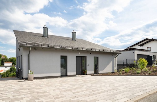 Bad Wildungen House | Inviting Holiday Home for 4 with Breakfast & Kitchen