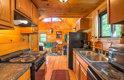 Carbon Hill Cabin | Experience Hocking Hills Lake Gem with Hot Tub & Dock