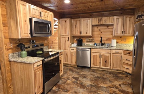 Rockbridge Cabin | Scenic Hocking Hills Log Cabin with Pool and Hot Tub