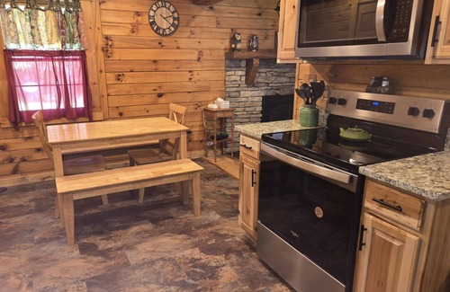 Rockbridge Cabin | Scenic Hocking Hills Log Cabin with Pool and Hot Tub