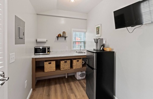 Auburn Cabin | Guest Rated 10/10: Hocus Pocus Tiny House Near Auburn