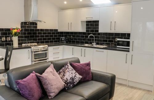 Cleeve Prior House | Hoden View: Family & Pet-Friendly 4-Star Getaway