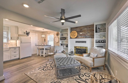 Hodgen Cottage | Inviting Hodgen Cottage with Spa and Breakfast on 650 Acres