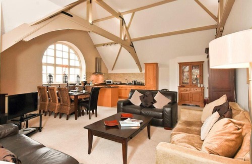 Berwick-upon-Tweed House | Discover Hodgkin Hall: Kid-Friendly, Rated 9/10 by Guests