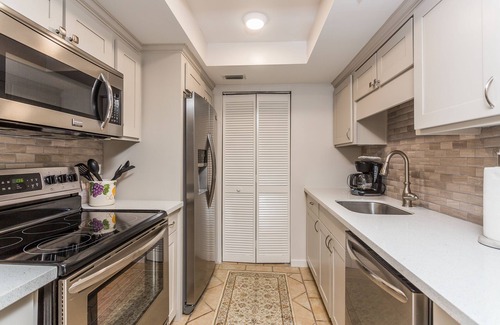 Saint Simons Island Condo | Beachfront Bliss at Hodnett Cooper's Beach Club