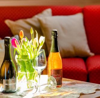 Folling House | Discover Hoefer der Genusstreffpunkt: Family-Friendly Dining