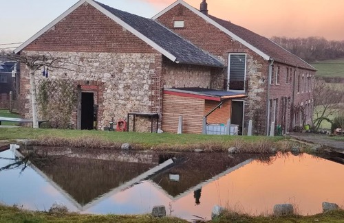 Sint-Martens-Voeren Bed & Breakfast | Welcoming Hoeve de Peer Veurs: Family-Friendly Retreat