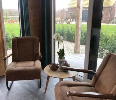 Heibloem Bed & Breakfast | Guest Rated 10/10: Hoeve Delshorst with Family-Friendly Amenities