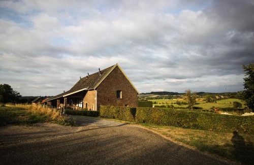 Municipality of Vaals House | Welcoming Hoeve "doodleger" with Breakfast & Family-Friendly Vibes