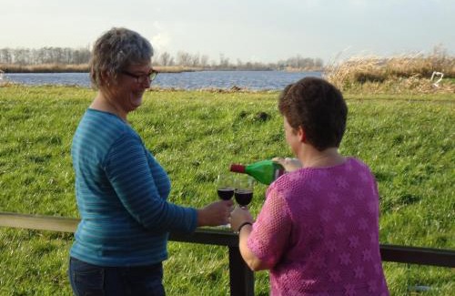 Monnickendam Bed & Breakfast | Discover Hoeve Meerzicht: Family-Friendly Retreat with Kitchen