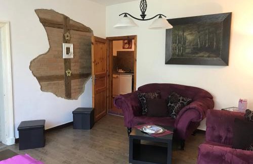 Bad Fallingbostel Apartment | Cozy Hof Düshop: Pet-Friendly Oceanfront Retreat