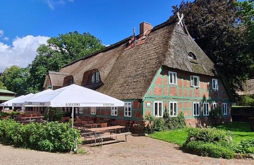 Itzenbuttel Hotel | Pet-Friendly Haven at Hof & Gut Jesteburg - Rated 8/10