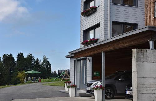 Moeggers Apartment | Child-Friendly Haven at Hof Lässer - Rated 9.6/10