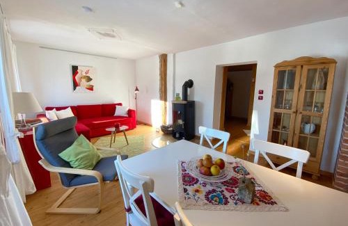 Muritz Apartment | Hof Sorgenlos: Pet-Friendly Retreat with Hot Tub & Kitchen