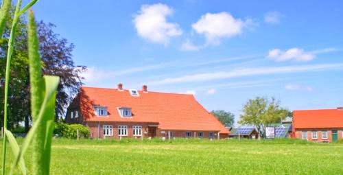 Rendswuhren House | Discover Hof Viehbrook: Pet-Friendly Family Getaway