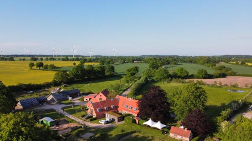 Rendswuhren House | Discover Hof Viehbrook: Pet-Friendly Family Getaway