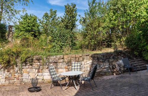 Weilheim Apartment | Discover Family-Friendly Comfort at Hof Wegwarte Hotel