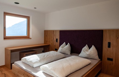 Lagundo Apartment | Unforgettable Stays at Hofer Hof Hirzer - 10/10 Guest Rated