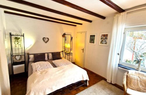 Reichshof Apartment | Welcoming Hoffmanns-Hof-Sinspert with Ocean Views