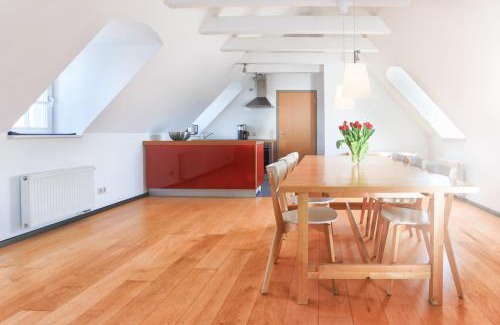 Innere Altstadt Hotel | Discover Hofgärtnerhaus: Pet-Friendly Oceanfront Oasis