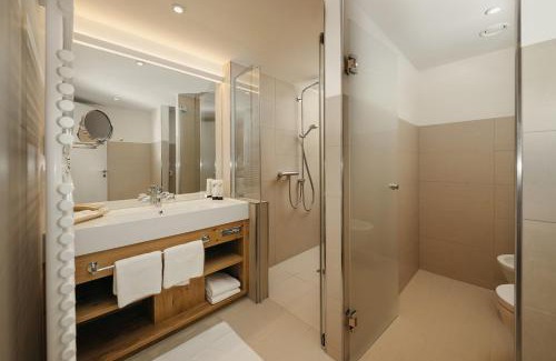 Christazhofen Hotel | Discover Hofgut Farny: 4-Star Retreat with Hot Tub & More
