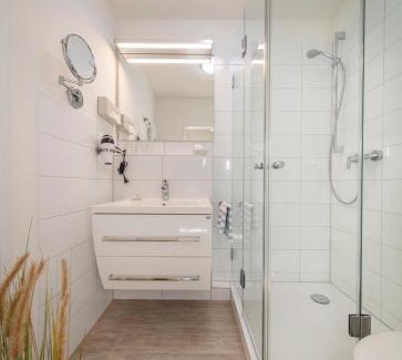 Groemitz Hotel | Discover HofHotel Krähenberg: Oceanfront Retreat with Spa