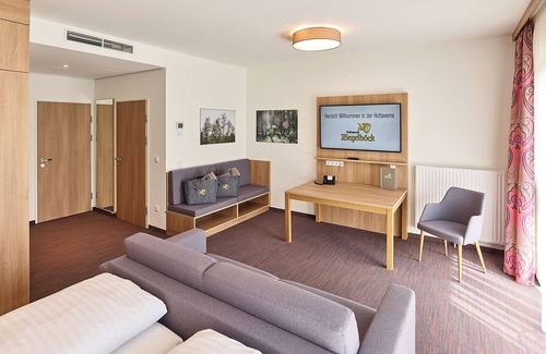 Vorchdorf Hotel | Comfortable Stay at Hoftaverne Ziegelböck with Spa Access