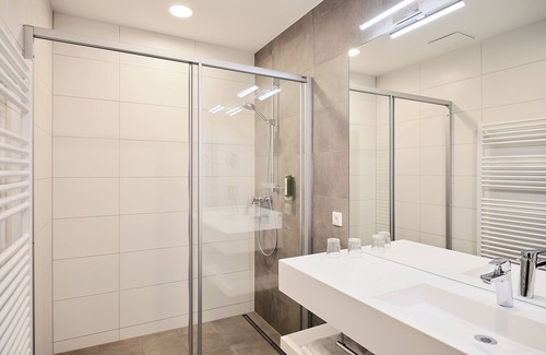 Vorchdorf Hotel | Comfortable Stay at Hoftaverne Ziegelböck with Spa Access