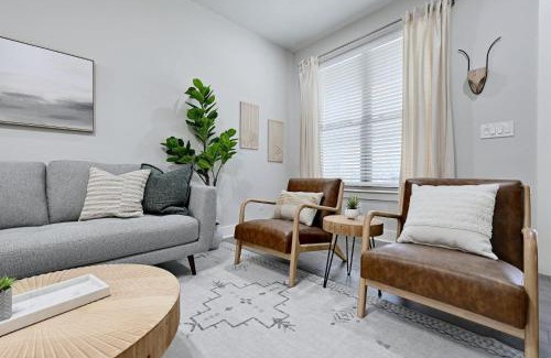 Point Venture House | Hogan Hideaway: Pet-Friendly Retreat with Pool & Hot Tub