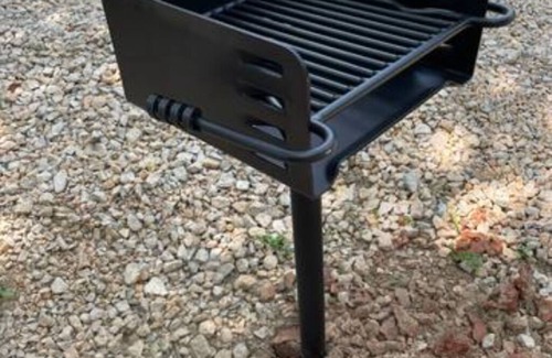 Eminence Cottage | Relaxing Getaway at Hogan's Hideout Cottage #4 with Spa