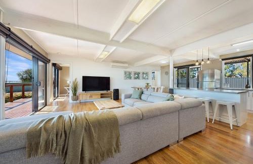 Yarrawonga House | Family-Friendly Retreat at Hogan's Lakehouse Experience