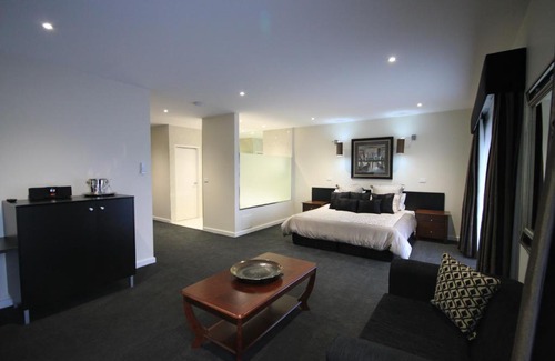 Wallan Hotel | Hogans Motel: 4-Star Stay with Family-Friendly Amenities