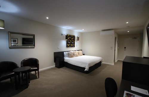 Wallan Hotel | Hogans Motel: 4-Star Stay with Family-Friendly Amenities