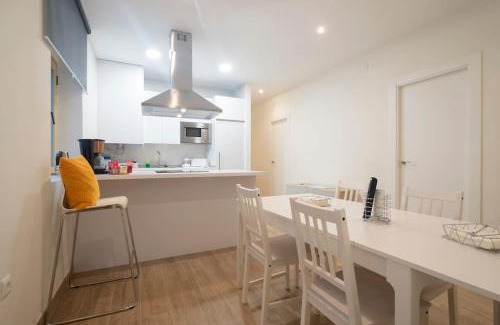 Genil Apartment | Pet-Friendly Retreat at Hogar del Lirio: Guest Rated 9.8