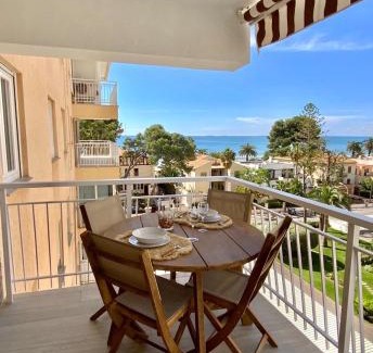 Benicassim Apartment | Beachfront Haven in Benicasim - Rated 9.7/10 with Pool
