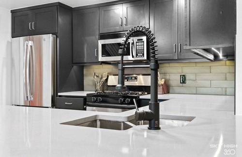 Fayetteville Condo | Discover Hogs Hideaway: Pet-Friendly Retreat on Dickson St.